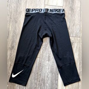 Men or (boy) Nike Pro Dri-Fit crop legging size L (see measurements)